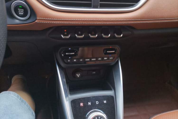 Used Baojun 510 2017 1.5L Automatic Luxury Model Gear Lever