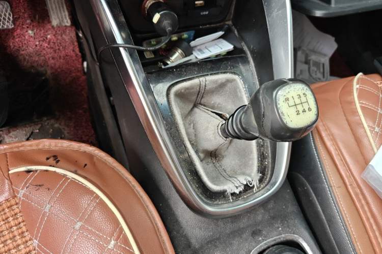 Used Baojun 510 2017 1.5L Manual Luxury Model Gear Lever