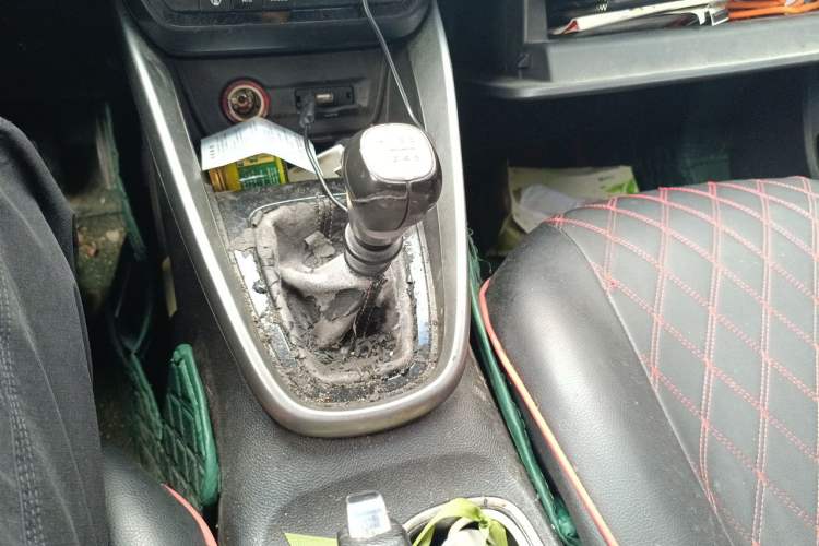 Used Baojun 510 2017 1.5L Manual Fashion Model Gear Lever