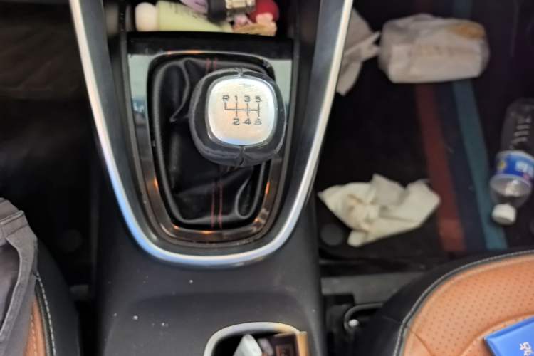 Used Baojun 510 2017 1.5L Manual Luxury Model Gear Lever