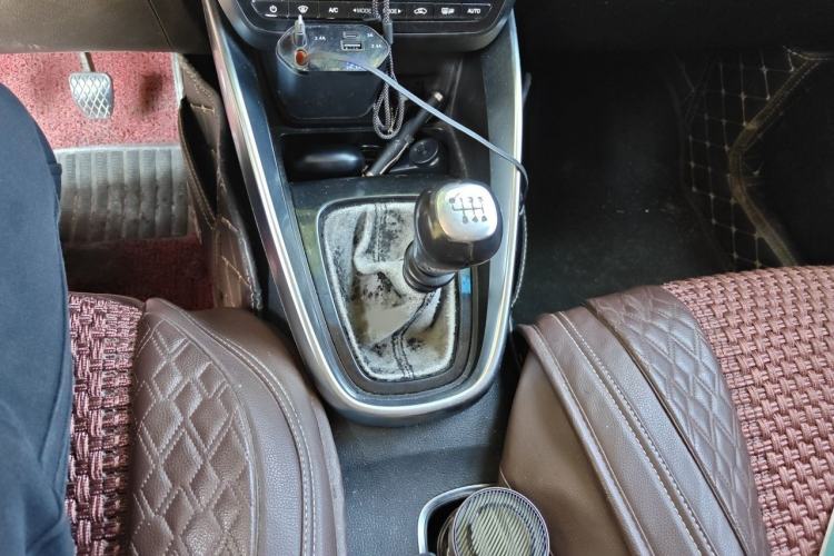 Used Baojun 510 2017 1.5L Manual Luxury Model Gear Lever