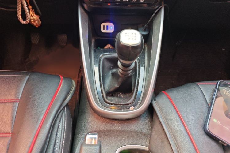 Used Baojun 510 2017 1.5L Manual Fashion Model Gear Lever