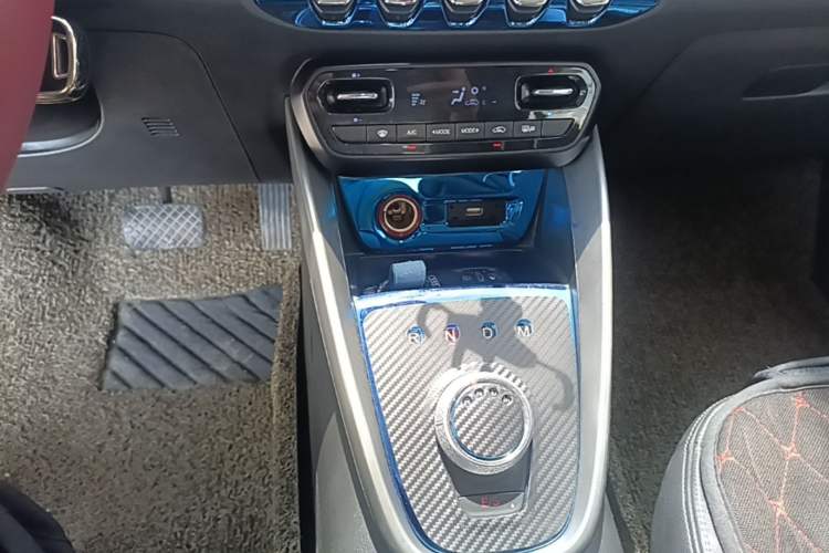 Used Baojun 510 2017 1.5L Automatic Fashion Model Gear Lever