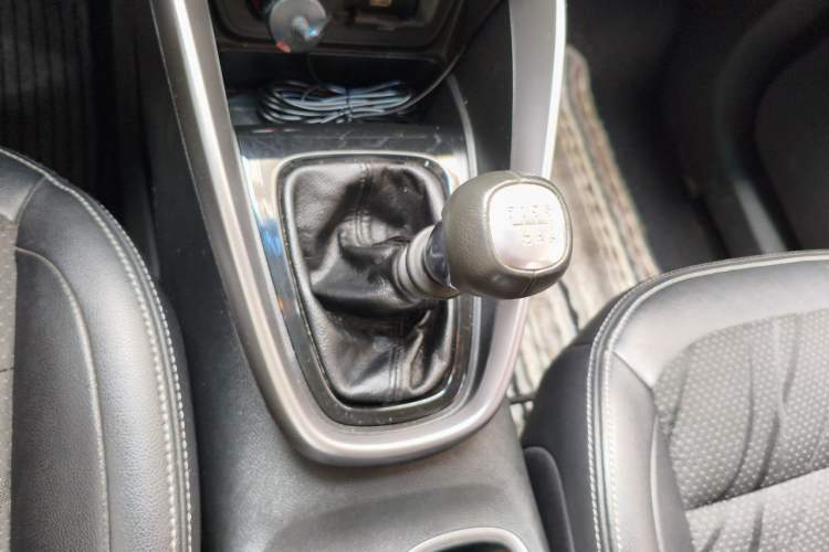 Used Baojun 510 2017 1.5L Manual Fashion Model Gear Lever