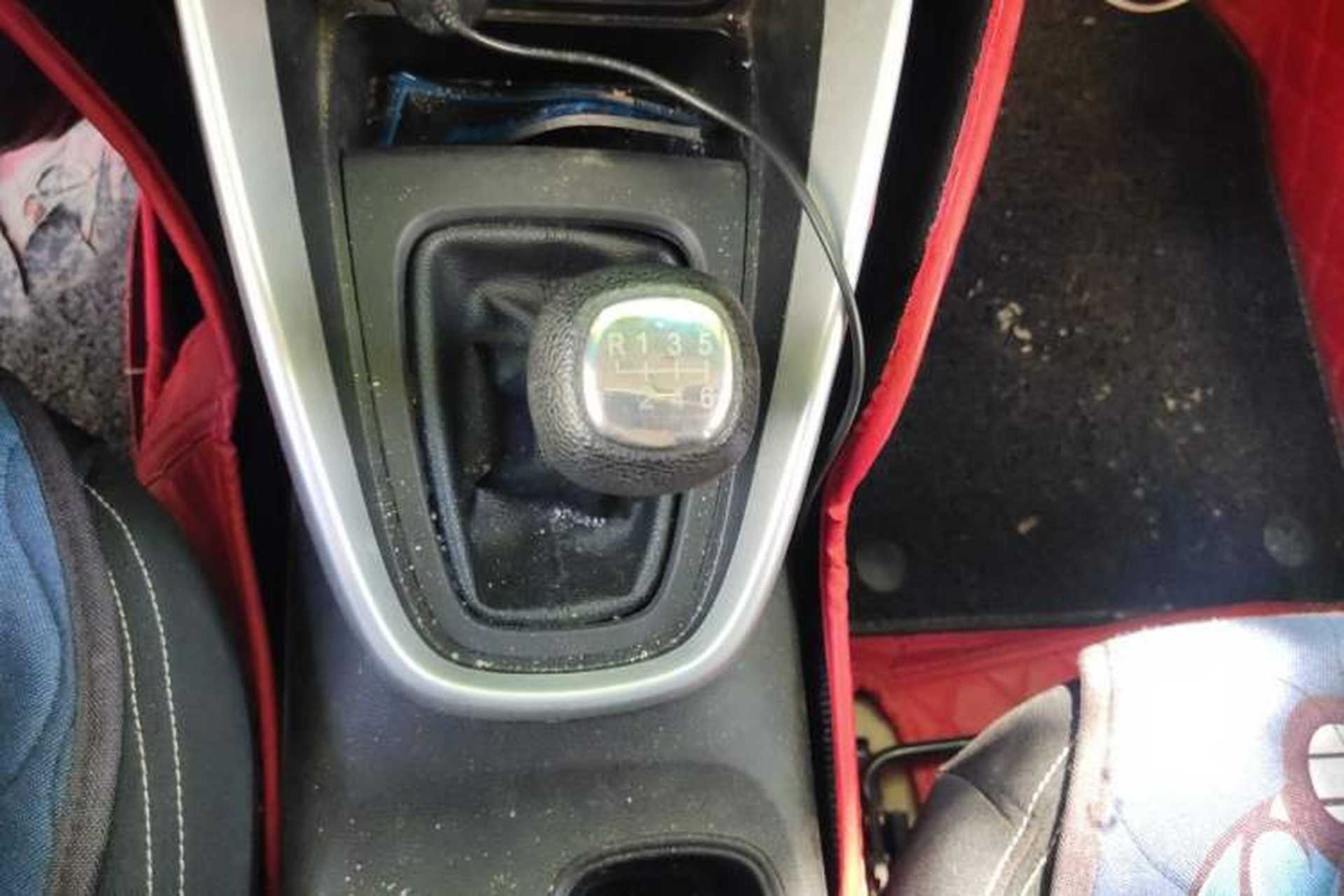 Used Baojun 510 2017 1.5L manual Comfort trim Gear Lever