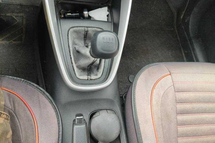 Used Baojun 510 2017 1.5L manual Comfort trim Gear Lever