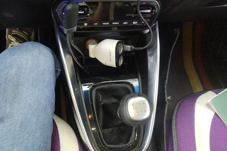Used Baojun 510 2017 1.5L Manual Luxury Model Gear Lever