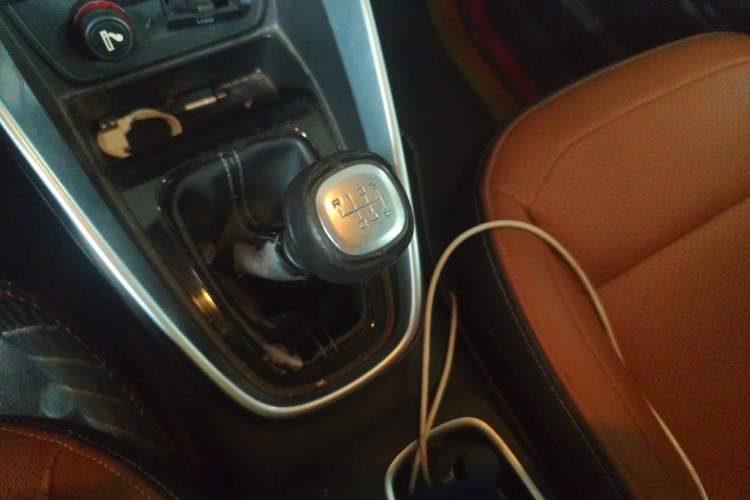 Used Baojun 510 2017 1.5L Manual Luxury Model Gear Lever