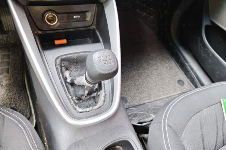 Used Baojun 510 2017 1.5L manual Comfort trim Gear Lever