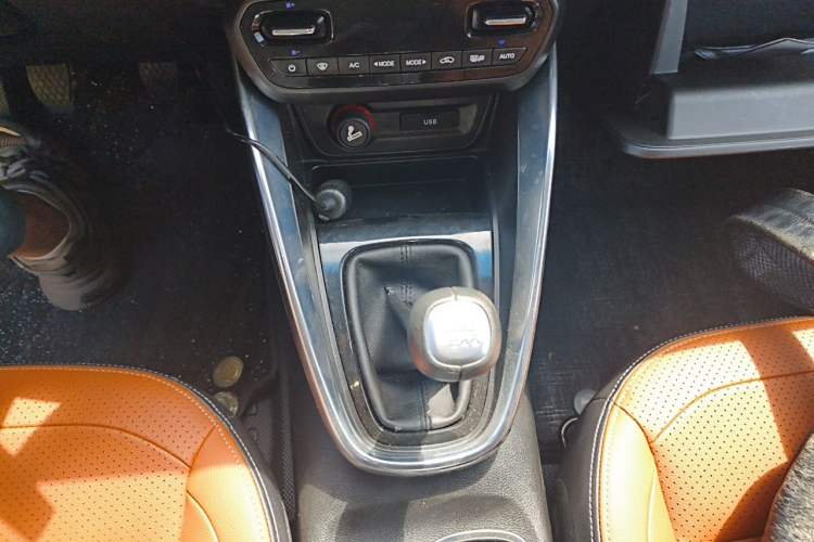 Used Baojun 510 2017 1.5L Manual Luxury Model Gear Lever