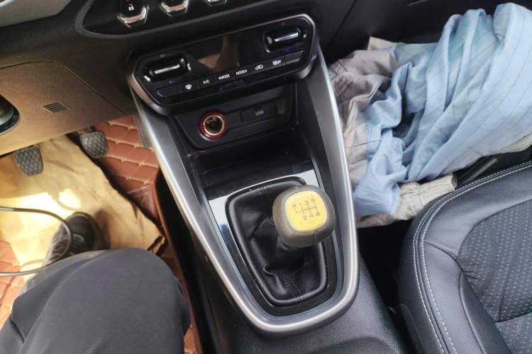 Used Baojun 510 2017 1.5L Manual Fashion Model Gear Lever