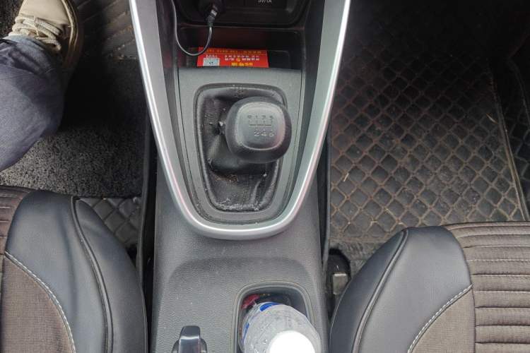 Used Baojun 510 2017 1.5L manual Comfort trim Gear Lever