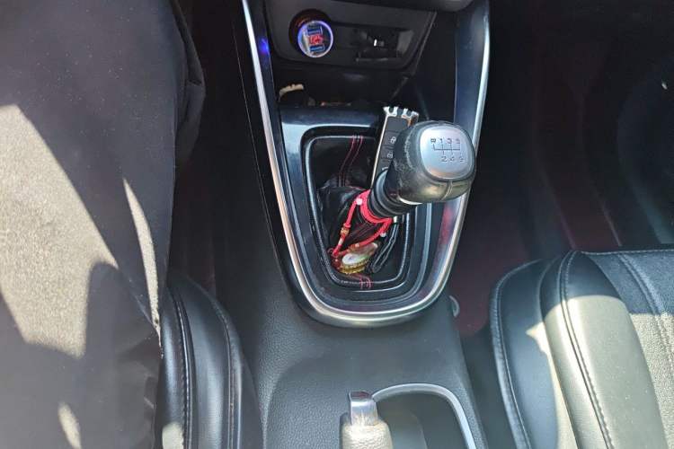 Used Baojun 510 2017 1.5L Manual Luxury Model Gear Lever