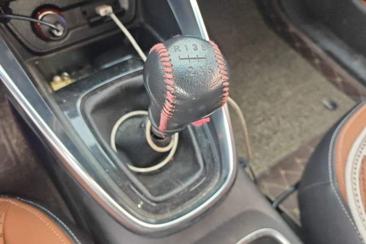 Used Baojun 510 2017 1.5L Manual Luxury Model Gear Lever