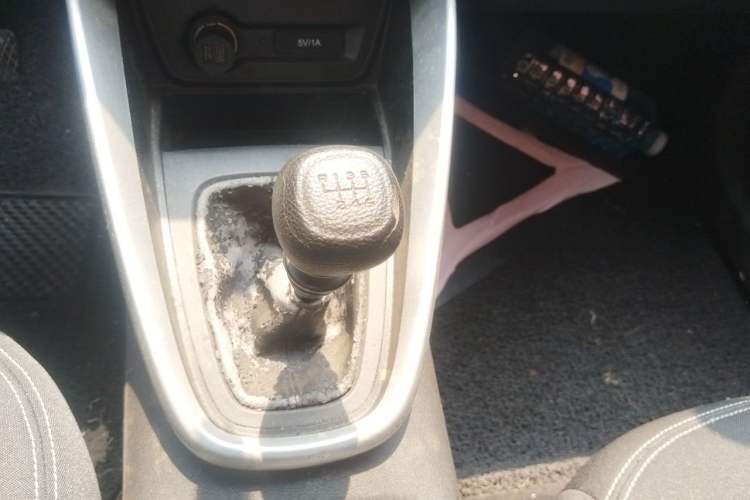 Used Baojun 510 2017 1.5L manual Comfort trim Gear Lever