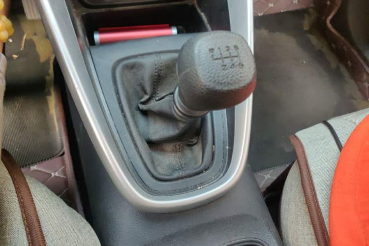 Used Baojun 510 2017 1.5L manual Comfort trim Gear Lever