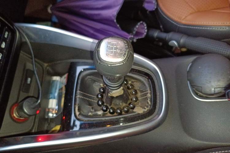 Used Baojun 510 2017 1.5L Manual Luxury Model Gear Lever