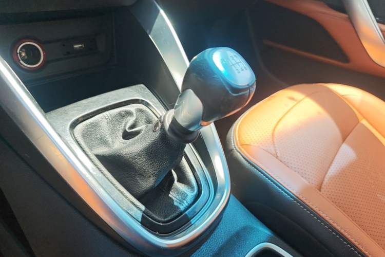 Used Baojun 510 2017 1.5L Manual Luxury Model Gear Lever