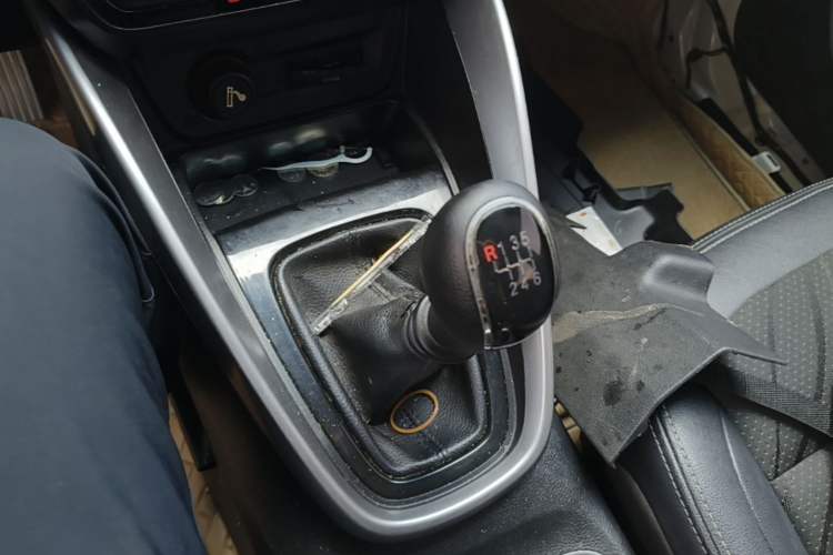 Used Baojun 510 2017 1.5L Manual Fashion Model Gear Lever