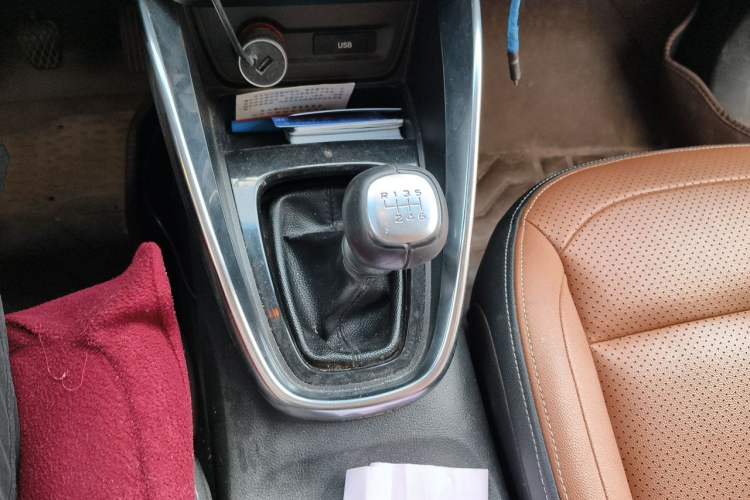 Used Baojun 510 2017 1.5L Manual Luxury Model Gear Lever