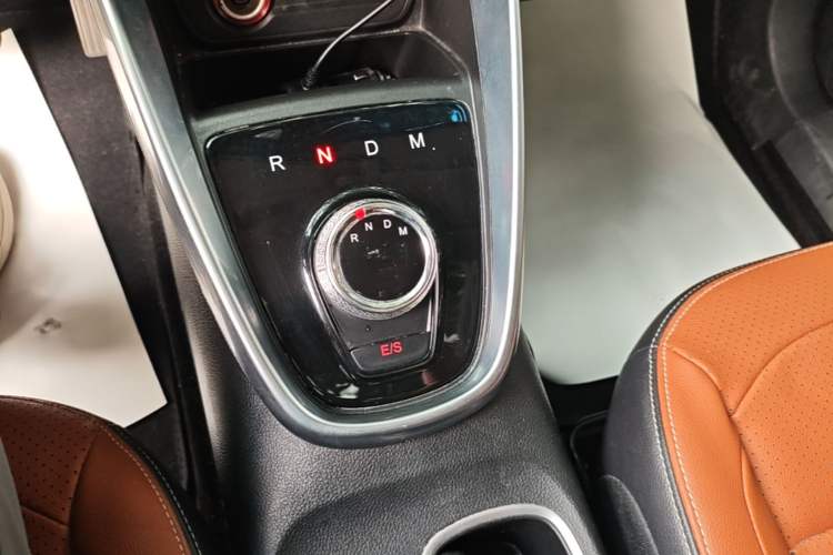 Used Baojun 510 2017 1.5L Automatic Luxury Model Gear Lever