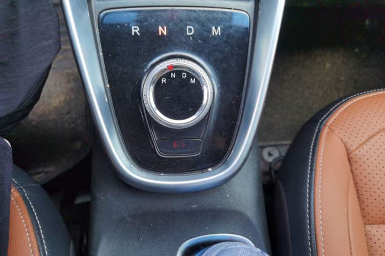 Used Baojun 510 2017 1.5L Automatic Luxury Model Gear Lever