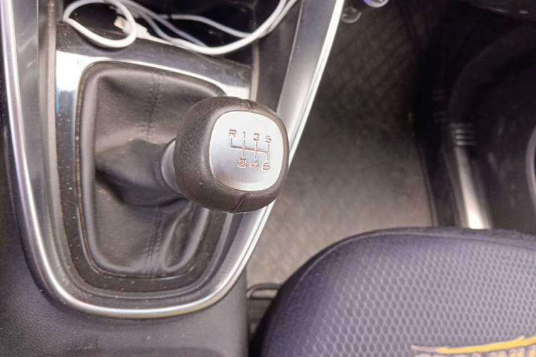 Used Baojun 510 2017 1.5L Manual Luxury Model Gear Lever