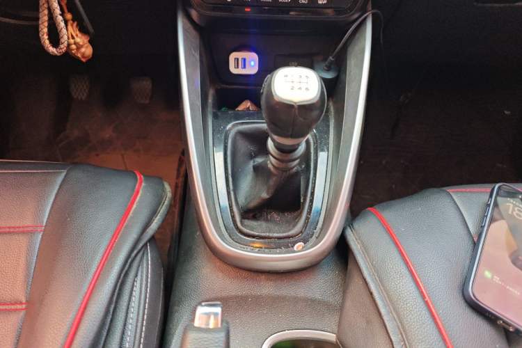 Used Baojun 510 2017 1.5L Manual Fashion Model Gear Lever