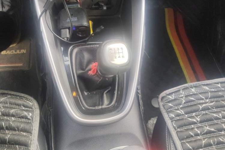 Used Baojun 510 2017 1.5L manual Comfort trim Gear Lever