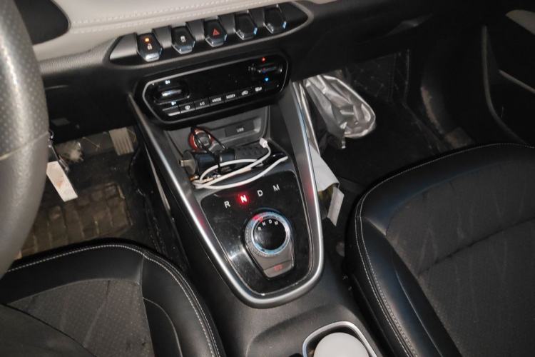 Used Baojun 510 2017 1.5L Automatic Fashion Model Gear Lever