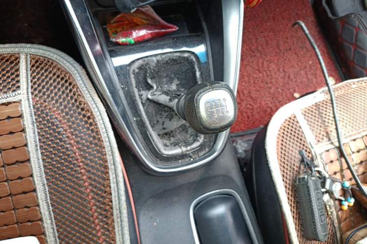 Used Baojun 510 2017 1.5L Manual Luxury Model Gear Lever