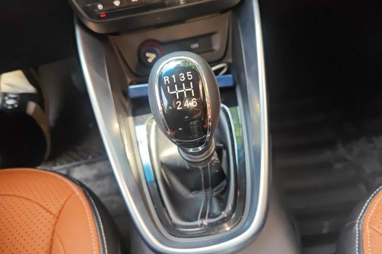 Used Baojun 510 2017 1.5L Manual Luxury Model Gear Lever