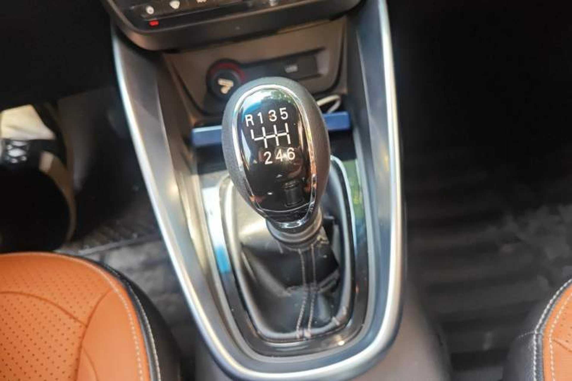 Used Baojun 510 2017 1.5L Manual Luxury Model Gear Lever