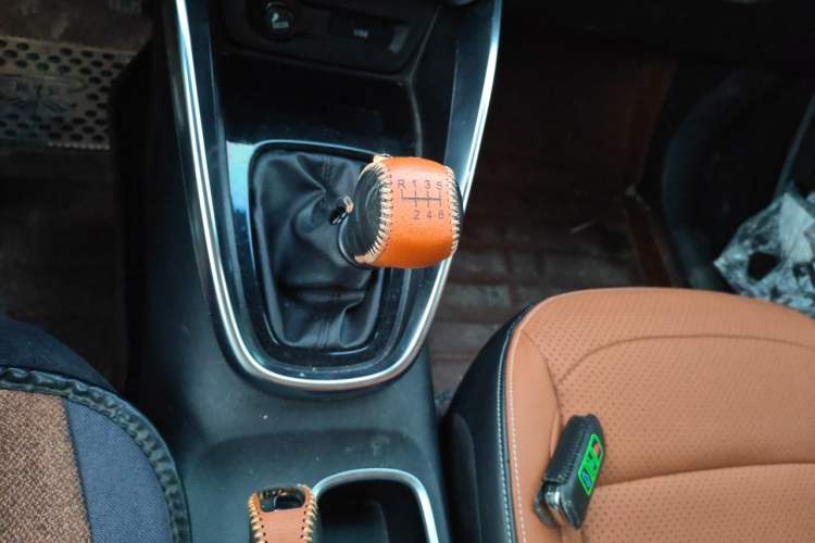 Used Baojun 510 2017 1.5L Manual Luxury Model Gear Lever
