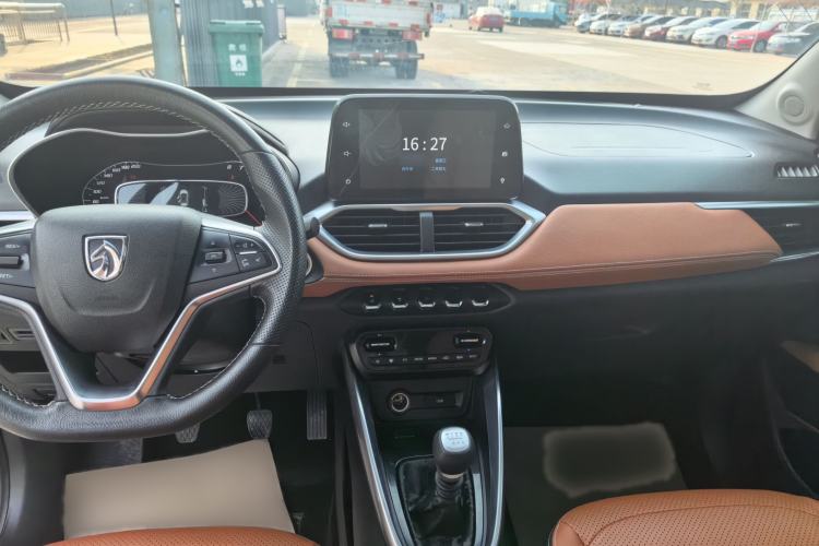 Used Baojun 510 2017 1.5L Manual Luxury Model Gear Lever