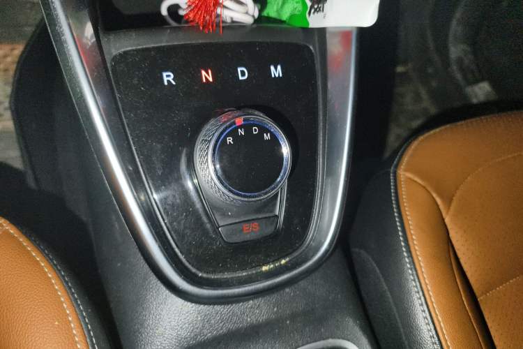 Used Baojun 510 2017 1.5L Automatic Luxury Model Gear Lever