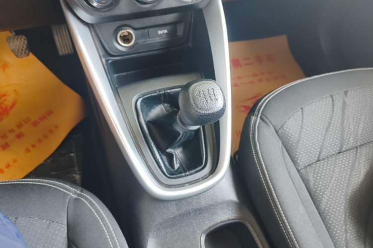 Used Baojun 510 2017 1.5L manual Comfort trim Gear Lever