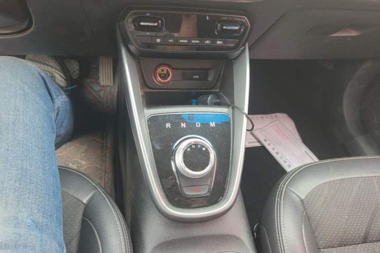 Used Baojun 510 2017 1.5L Automatic Fashion Model Gear Lever