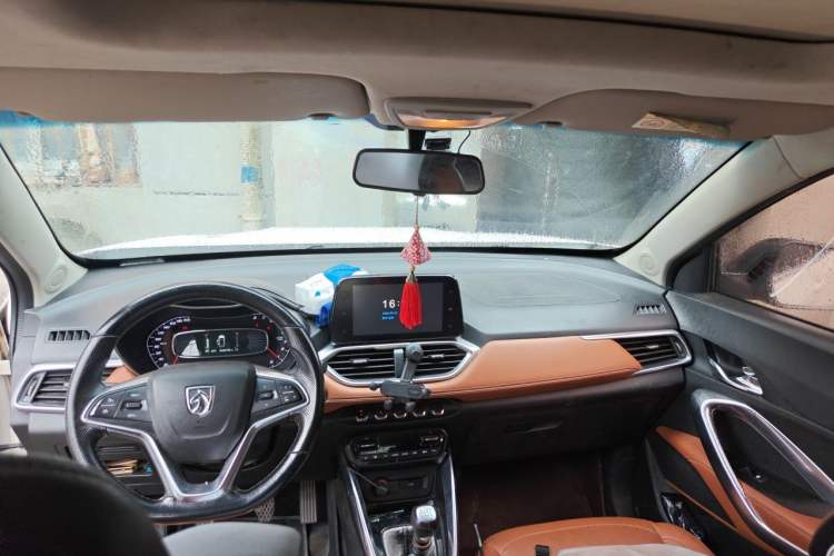 Used Baojun 510 2017 1.5L Manual Fashion Model Headliner