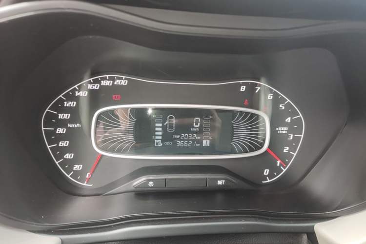 Used Baojun 510 2017 1.5L manual Comfort trim Instrument Cluster