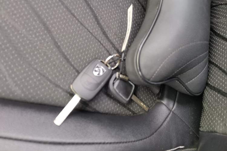 Used Baojun 510 2017 1.5L Manual Fashion Model Interior 1
