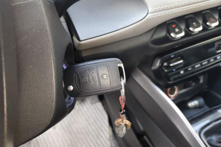 Used Baojun 510 2017 1.5L Manual Fashion Model Interior 1