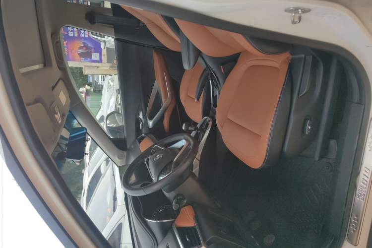 Used Baojun 510 2017 1.5L Manual Luxury Model Interior 1