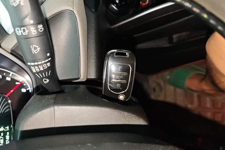 Used Baojun 510 2017 1.5L Manual Fashion Model Interior 1