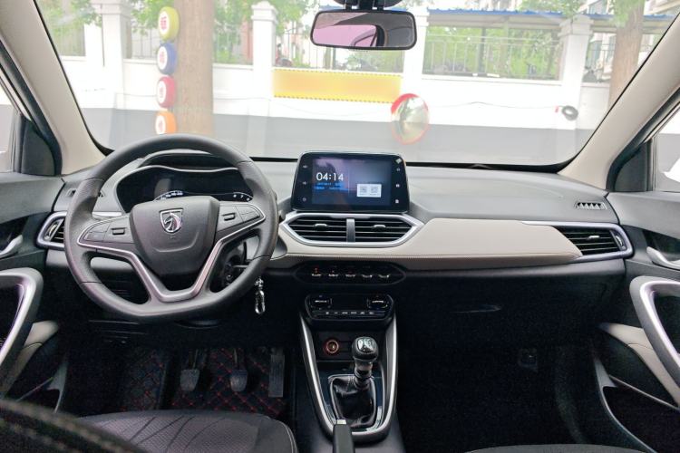 Used Baojun 510 2017 1.5L manual Comfort trim Interior 2