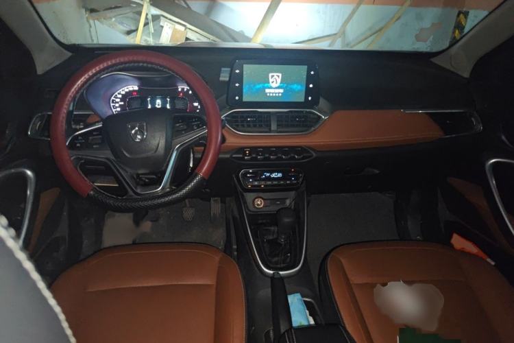 Used Baojun 510 2017 1.5L Manual Luxury Model Interior 2