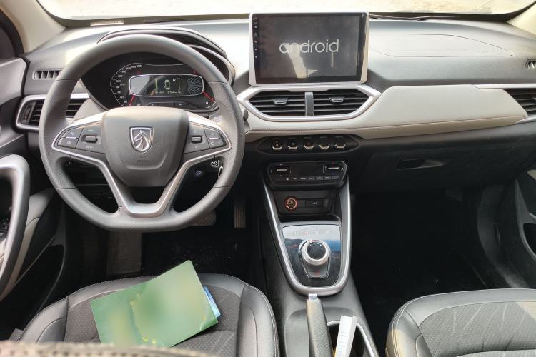 Used Baojun 510 2017 1.5L Automatic Fashion Model Interior 2