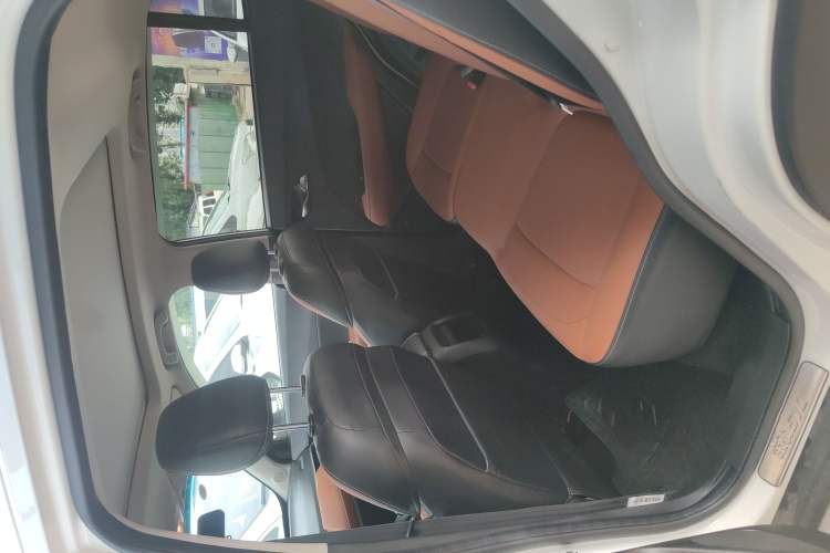 Used Baojun 510 2017 1.5L Manual Luxury Model Interior 2