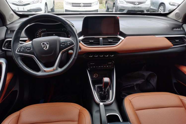 Used Baojun 510 2017 1.5L Manual Luxury Model Interior 2