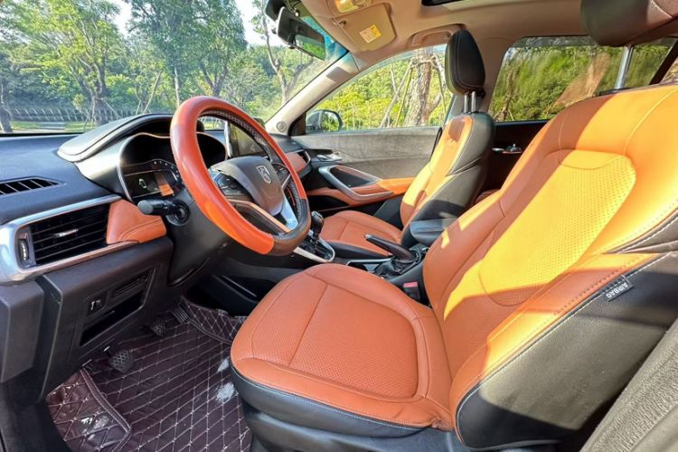 Used Baojun 510 2017 1.5L Manual Luxury Model Interior 2